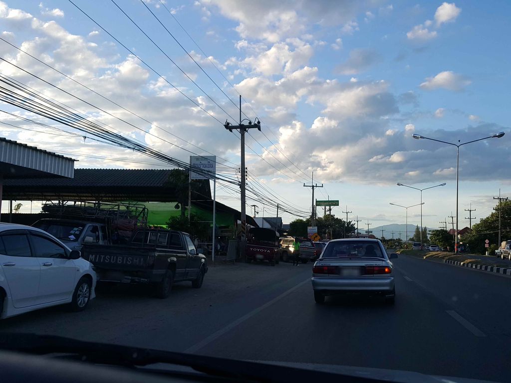 ภาพถนนตรงที่ สุทธิพงษ์ยางยนต์ ตั้งอยู่ ถ่ายโดย jrcarlsen พ.ศ. 2558 (2015) · A street-level view of where สุทธิพงษ์ยางยนต์ · Sutthi Phong Yangyon stands, by jrcarlsen in 2558 (2015)