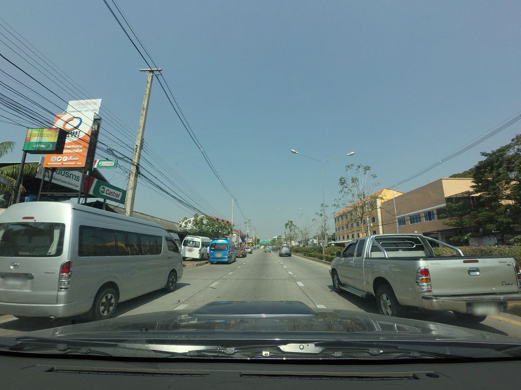 ภาพถนนตรงที่ ศรัณออโต้คาร์ ซื้อขายแลกเปลี่ยนรถยนต์มือสอง ตั้งอยู่ ถ่ายโดย mishari พ.ศ. 2559 (2016) · A street-level view of where ศรัณออโต้คาร์ ซื้อขายแลกเปลี่ยนรถยนต์มือสอง · San Auto Car Suekhai Laekplian Rathayonmuetong stands, by mishari in 2559 (2016)