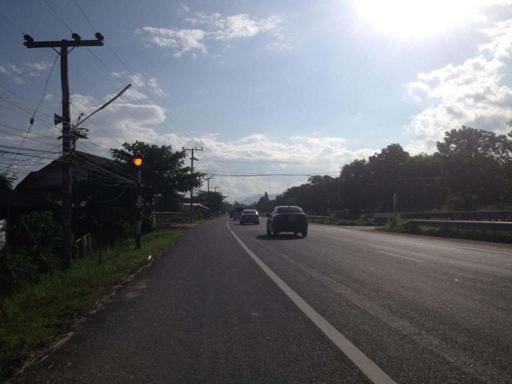 ภาพถนนตรงที่ เตี๋ยวต้นกะเตย ตั้งอยู่ ถ่ายโดย jimwatana พ.ศ. 2558 (2015) · A street-level view of where เตี๋ยวต้นกะเตย · Tiao Ton Ka Toei stands, by jimwatana in 2558 (2015)