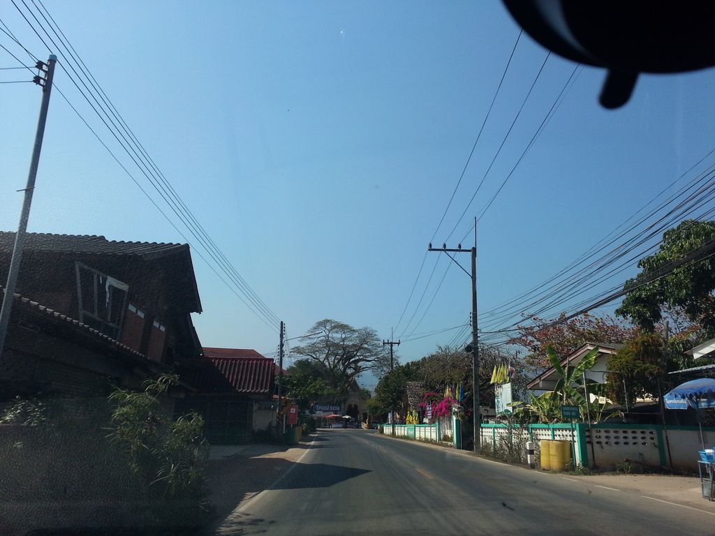 ภาพถนนตรงที่ ลาบ ควาย ควาย ตั้งอยู่ ถ่ายโดย mishari พ.ศ. 2558 (2015) · A street-level view of where ลาบ ควาย ควาย · Lap Khwai Khwai stands, by mishari in 2558 (2015)