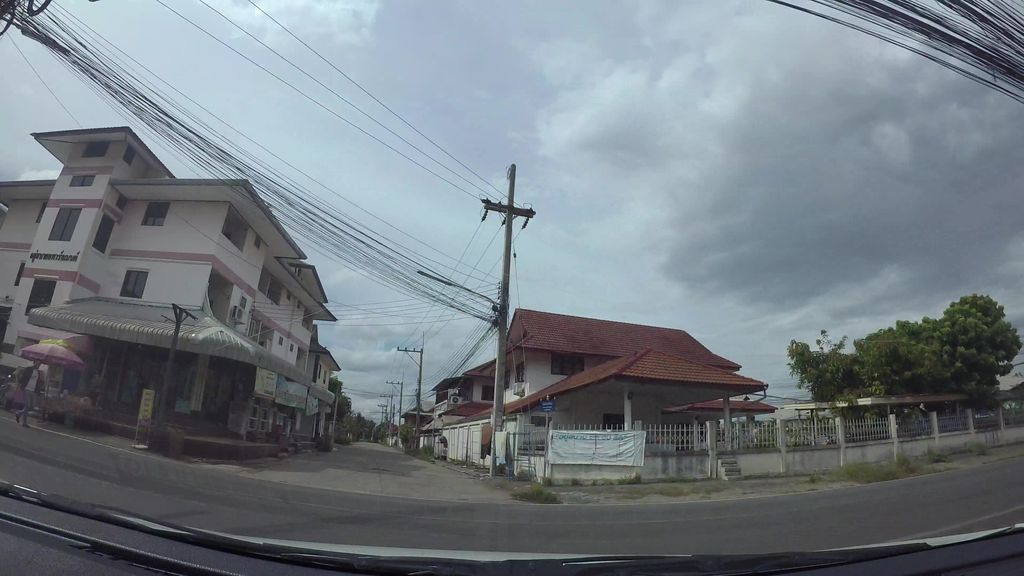 ภาพถนนตรงที่ หมู่บ้านแสงเพชร ตั้งอยู่ ถ่ายโดย kaart_3 พ.ศ. 2562 (2019) · A street-level view of where หมู่บ้านแสงเพชร · Saeng Phet Village stands, by kaart_3 in 2562 (2019)