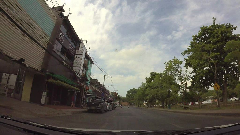 ภาพถนนตรงที่ Munare Clinic ตั้งอยู่ ถ่ายโดย kaart_3 พ.ศ. 2562 (2019) · A street-level view of where Munare Clinic stands, by kaart_3 in 2562 (2019)