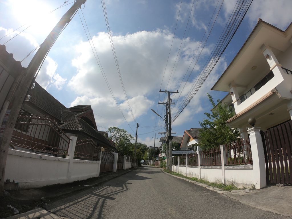 ภาพถนนตรงที่ วอนจู กิมจิ ตั้งอยู่ ถ่ายโดย chanuwath_grab พ.ศ. 2562 (2019) · A street-level view of where วอนจู กิมจิ · Wonchu Kimchi stands, by chanuwath_grab in 2562 (2019)