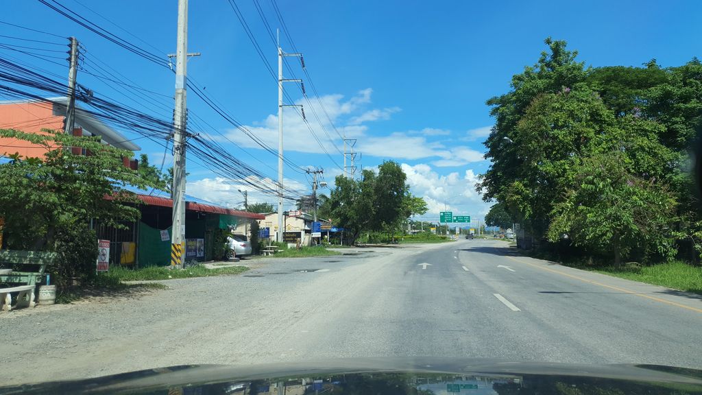 ภาพถนนตรงที่ เก๊าตากบ ตั้งอยู่ ถ่ายโดย jrcarlsen พ.ศ. 2564 (2021) · A street-level view of where เก๊าตากบ · Kaotakba stands, by jrcarlsen in 2564 (2021)