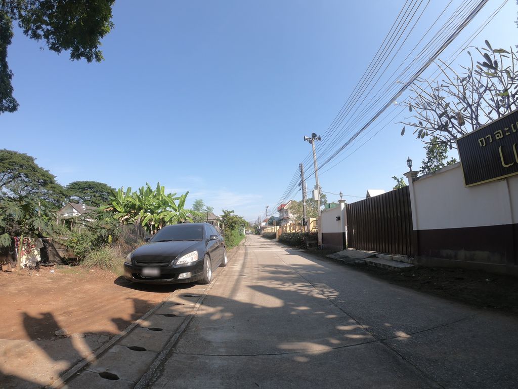 ภาพถนนตรงที่ Kuppii-PRAN17 ตั้งอยู่ ถ่ายโดย chanuwath_grab พ.ศ. 2562 (2019) · A street-level view of where Kuppii-PRAN17 stands, by chanuwath_grab in 2562 (2019)