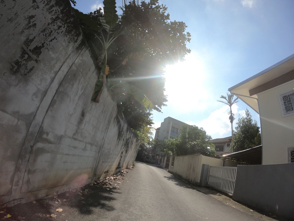 ภาพถนนตรงที่ Ping Audio Shop ตั้งอยู่ ถ่ายโดย chanuwath_grab พ.ศ. 2562 (2019) · A street-level view of where Ping Audio Shop stands, by chanuwath_grab in 2562 (2019)