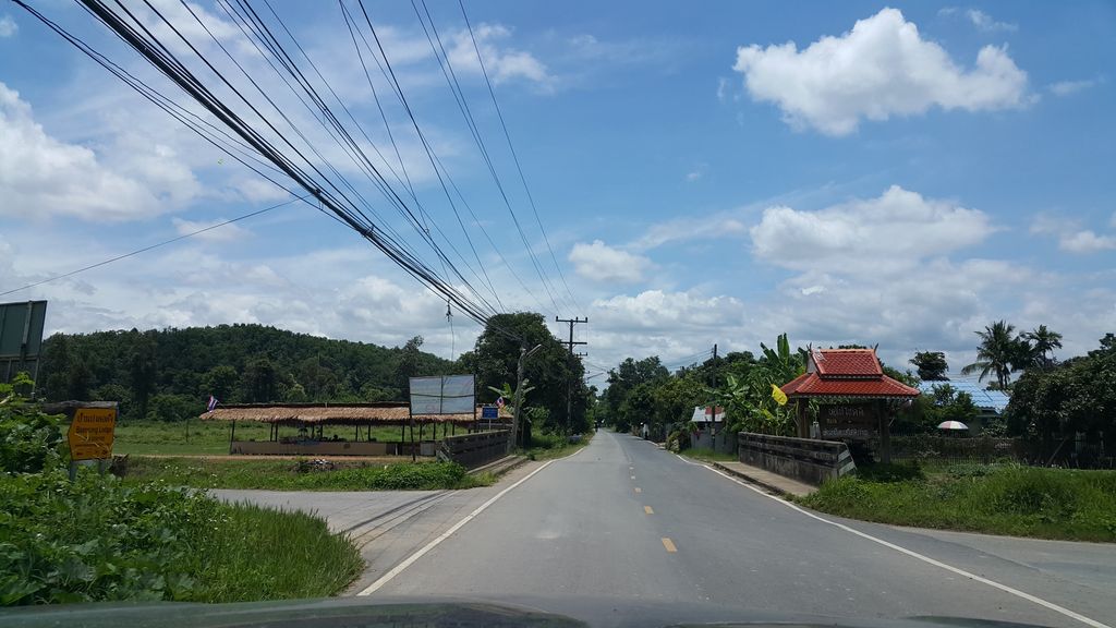 ภาพถนนตรงที่ หัวขัวสันกำแพง 𝑯𝒖𝒂𝒌𝒉𝒖𝒂 𝐒𝐚𝐧𝐤𝐚𝐦𝐩𝐡𝐚𝐞𝐧𝐠 ตั้งอยู่ ถ่ายโดย jrcarlsen พ.ศ. 2559 (2016) · A street-level view of where หัวขัวสันกำแพง 𝑯𝒖𝒂𝒌𝒉𝒖𝒂 𝐒𝐚𝐧𝐤𝐚𝐦𝐩𝐡𝐚𝐞𝐧𝐠 · Hua Khua San Kamphaeng 𝑯𝒖𝒂𝒌𝒉𝒖𝒂 𝐒𝐚𝐧𝐤𝐚𝐦𝐩𝐡𝐚𝐞𝐧𝐠 stands, by jrcarlsen in 2559 (2016)