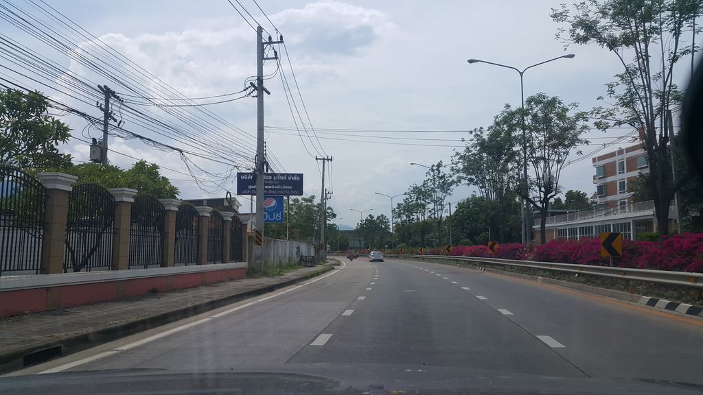 ภาพถนนตรงที่ บีแอนด์บี ที่พักเชียงใหม่ ตั้งอยู่ ถ่ายโดย jrcarlsen พ.ศ. 2561 (2018) · A street-level view of where บีแอนด์บี ที่พักเชียงใหม่ · B & B Thi Phakchiangmai stands, by jrcarlsen in 2561 (2018)