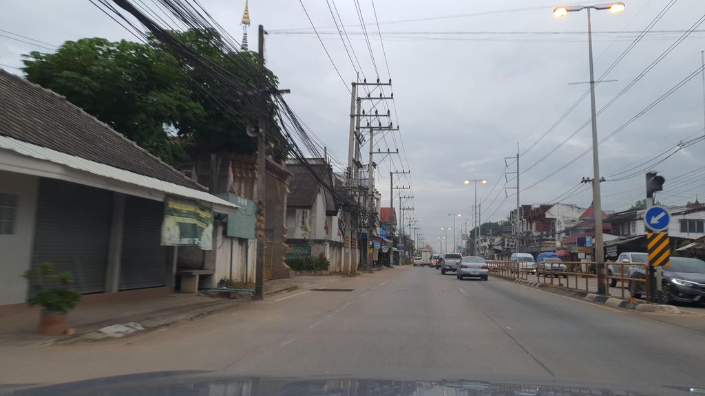 ภาพถนนตรงที่ Malatee ตั้งอยู่ ถ่ายโดย jrcarlsen พ.ศ. 2564 (2021) · A street-level view of where Malatee stands, by jrcarlsen in 2564 (2021)