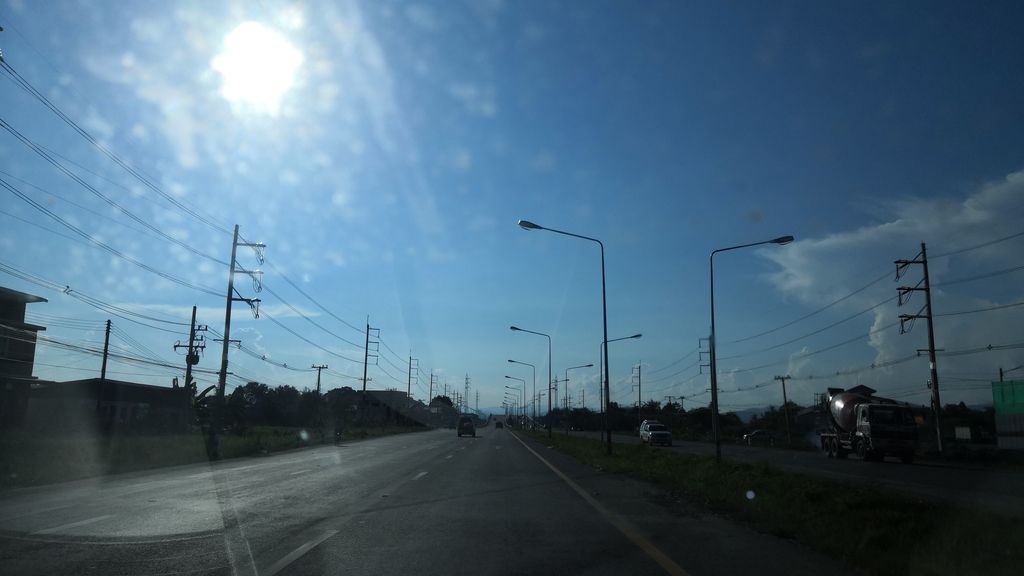 ภาพถนนตรงที่ สหายสายลาบ 9 ตั้งอยู่ ถ่ายโดย charlesano พ.ศ. 2561 (2018) · A street-level view of where สหายสายลาบ 9 · Sahaisailap 9 stands, by charlesano in 2561 (2018)