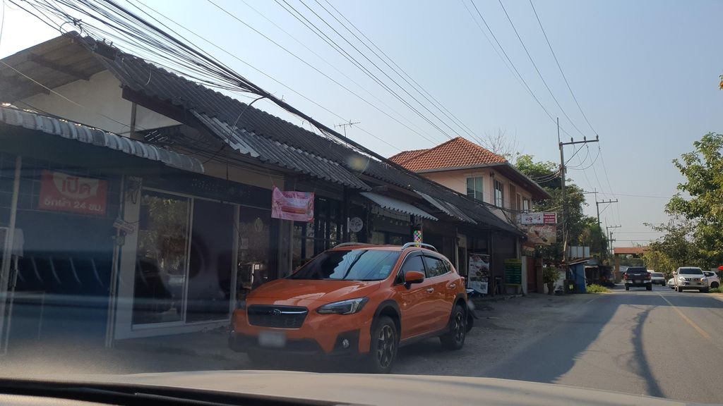 ภาพถนนตรงที่ โก ทู หม่าล่า หางดง ตั้งอยู่ ถ่ายโดย jrcarlsen พ.ศ. 2566 (2023) · A street-level view of where โก ทู หม่าล่า หางดง · Ko Thu Mala Hang Dong stands, by jrcarlsen in 2566 (2023)
