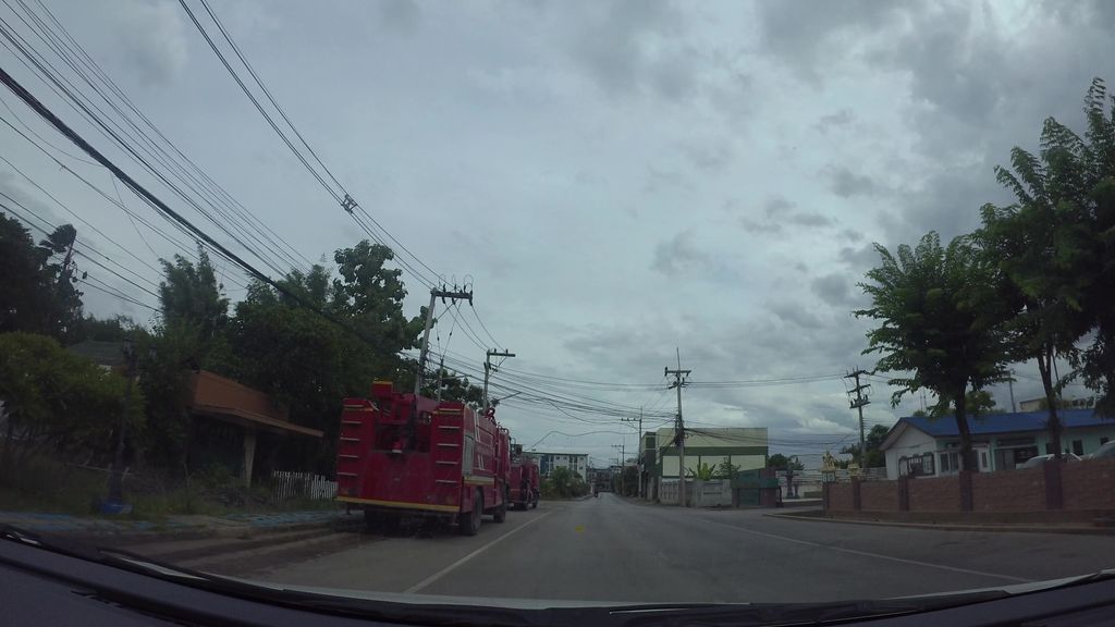 ภาพถนนตรงที่ Bug’s House Coffee ตั้งอยู่ ถ่ายโดย kaart_3 พ.ศ. 2562 (2019) · A street-level view of where Bug’s House Coffee stands, by kaart_3 in 2562 (2019)