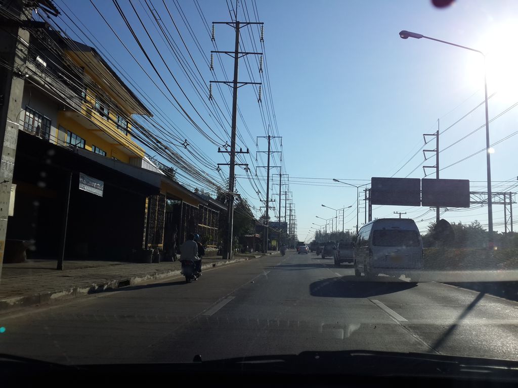 ภาพถนนตรงที่ ชาบูอินดี้ หางดง ตั้งอยู่ ถ่ายโดย mishari พ.ศ. 2557 (2014) · A street-level view of where ชาบูอินดี้ หางดง · Shabu Indie Hang Dong stands, by mishari in 2557 (2014)
