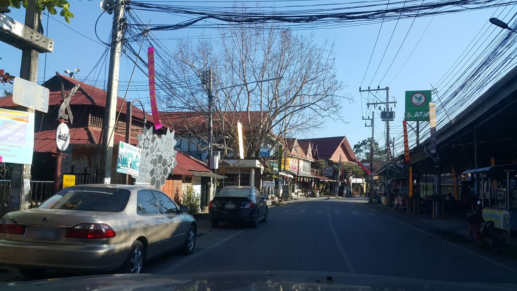 ภาพถนนตรงที่ Flare Baked and Kaff ตั้งอยู่ ถ่ายโดย jrcarlsen พ.ศ. 2562 (2019) · A street-level view of where Flare Baked and Kaff stands, by jrcarlsen in 2562 (2019)