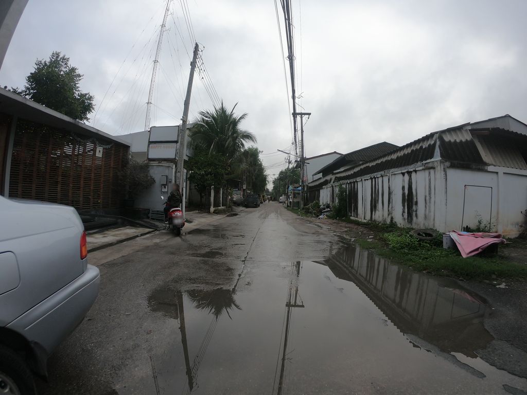 ภาพถนนตรงที่ Sgoontong Vintage Boutique ตั้งอยู่ ถ่ายโดย chanuwath_grab พ.ศ. 2562 (2019) · A street-level view of where Sgoontong Vintage Boutique stands, by chanuwath_grab in 2562 (2019)