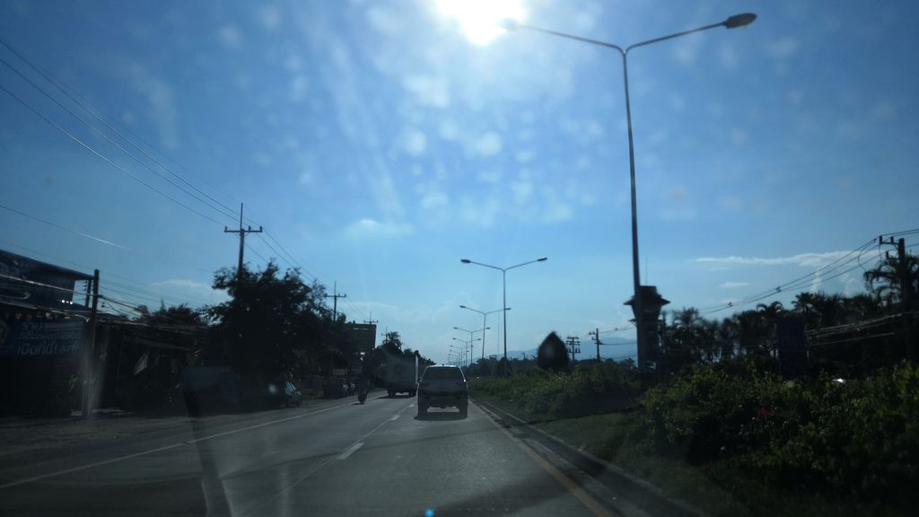 ภาพถนนตรงที่ ห้องพักภูหมอก ดอยสะเก็ด ตั้งอยู่ ถ่ายโดย charlesano พ.ศ. 2561 (2018) · A street-level view of where ห้องพักภูหมอก ดอยสะเก็ด · Hongphak Phumok Doi Saket stands, by charlesano in 2561 (2018)