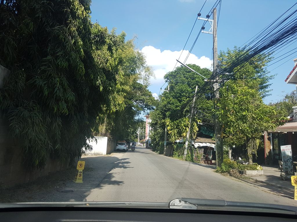 ภาพถนนตรงที่ R&B Handshop ตั้งอยู่ ถ่ายโดย ekkarin พ.ศ. 2561 (2018) · A street-level view of where R&B Handshop stands, by ekkarin in 2561 (2018)