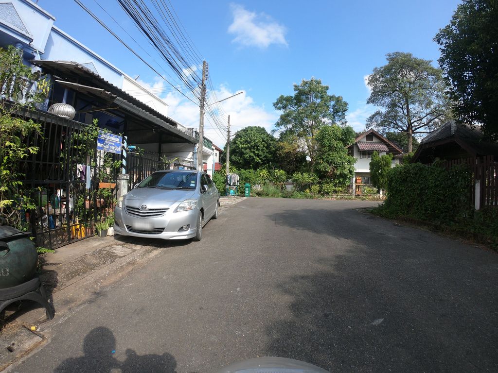 ภาพถนนตรงที่ สำนักงาน ลดาวัลย์การบัญชี ตั้งอยู่ ถ่ายโดย chanuwath_grab พ.ศ. 2562 (2019) · A street-level view of where สำนักงาน ลดาวัลย์การบัญชี · Samnakngan Lada Wan Kanbanchi stands, by chanuwath_grab in 2562 (2019)