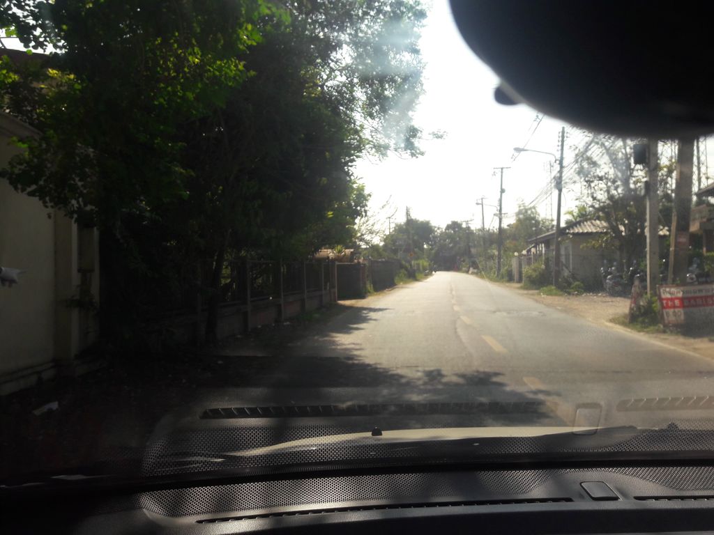 ภาพถนนตรงที่ Dr.Indra Clinic Chiangmai ตั้งอยู่ ถ่ายโดย noochjaree พ.ศ. 2561 (2018) · A street-level view of where Dr.Indra Clinic Chiangmai stands, by noochjaree in 2561 (2018)