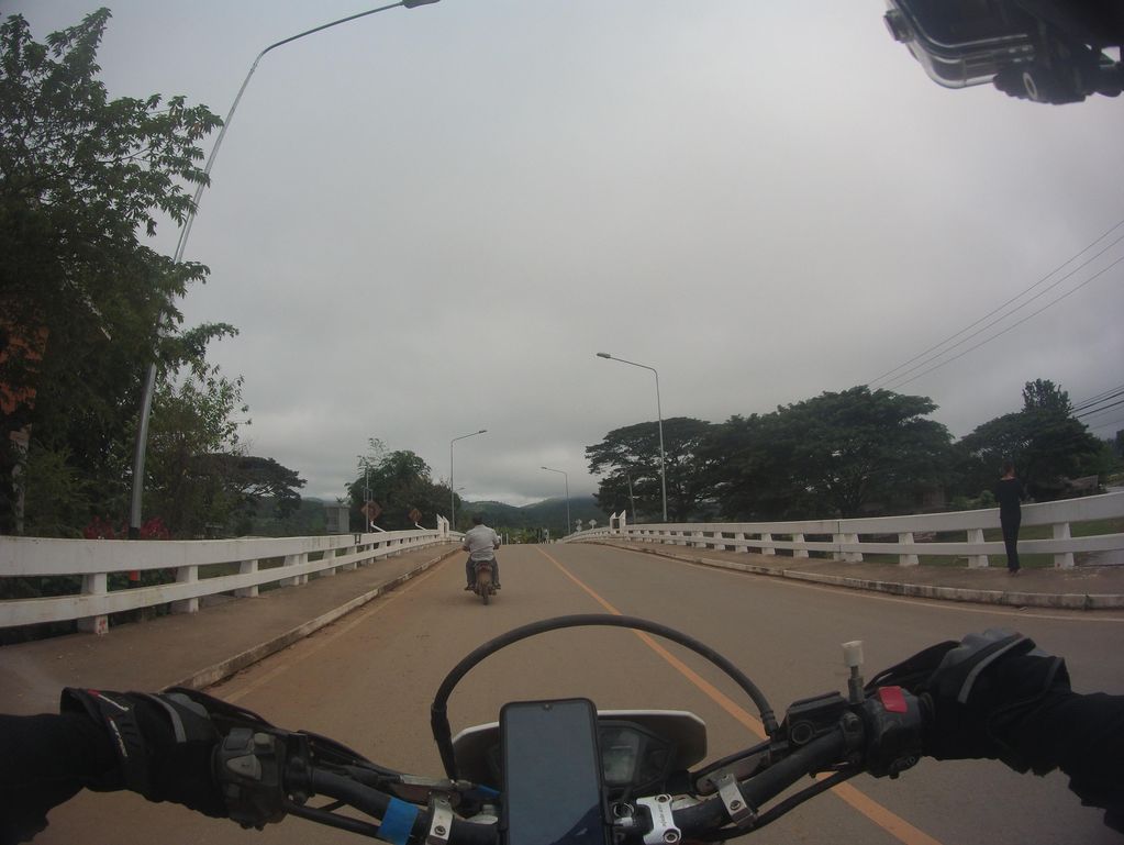ภาพถนนตรงที่ ฮักเน้อ - Hug Ner ตั้งอยู่ ถ่ายโดย julcnx พ.ศ. 2566 (2023) · A street-level view of where ฮักเน้อ - Hug Ner stands, by julcnx in 2566 (2023)