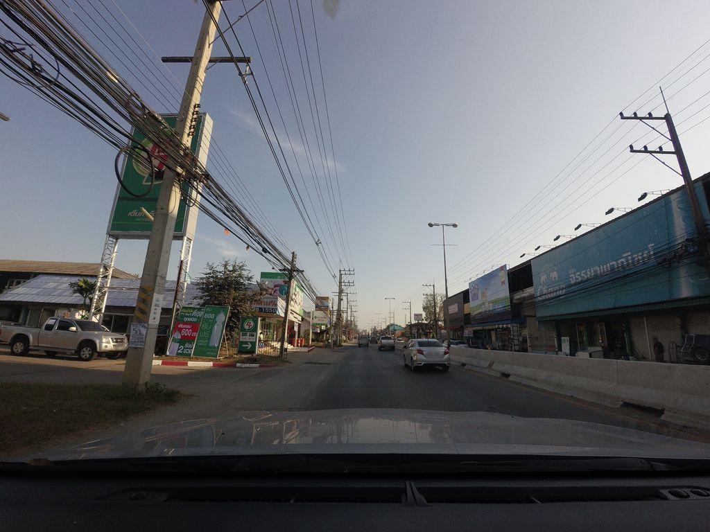 ภาพถนนตรงที่ สหกรณ์การเกษตรแม่ริม จำกัด ตั้งอยู่ ถ่ายโดย mishari พ.ศ. 2564 (2021) · A street-level view of where สหกรณ์การเกษตรแม่ริม จำกัด · Kan Kaset Mae Rim Chamkat Cooperative stands, by mishari in 2564 (2021)