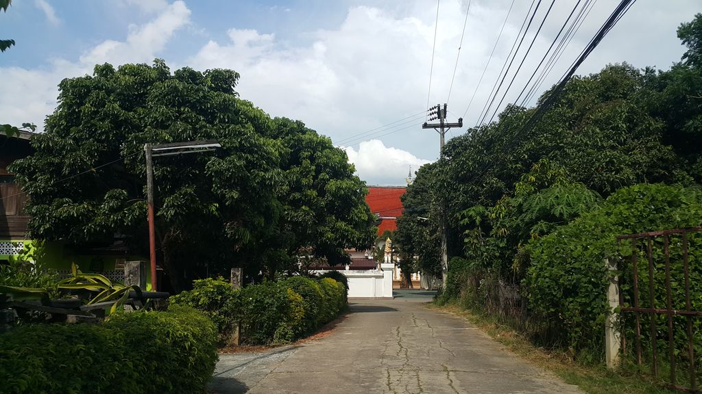 ภาพถนนตรงที่ อัจฉรา การค้า ตั้งอยู่ ถ่ายโดย jrcarlsen พ.ศ. 2559 (2016) · A street-level view of where อัจฉรา การค้า · Atchara Kankha stands, by jrcarlsen in 2559 (2016)