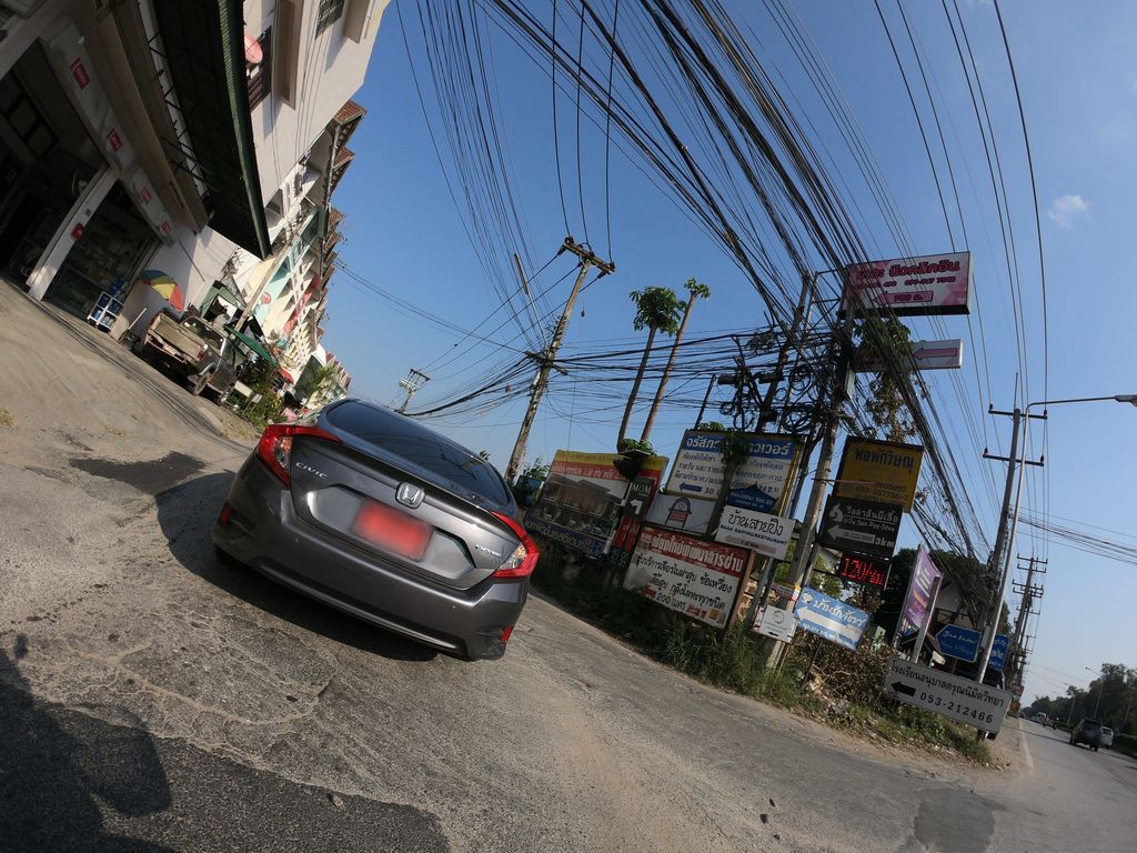 ภาพถนนตรงที่ summery ตั้งอยู่ ถ่ายโดย chanuwath_grab พ.ศ. 2562 (2019) · A street-level view of where summery stands, by chanuwath_grab in 2562 (2019)
