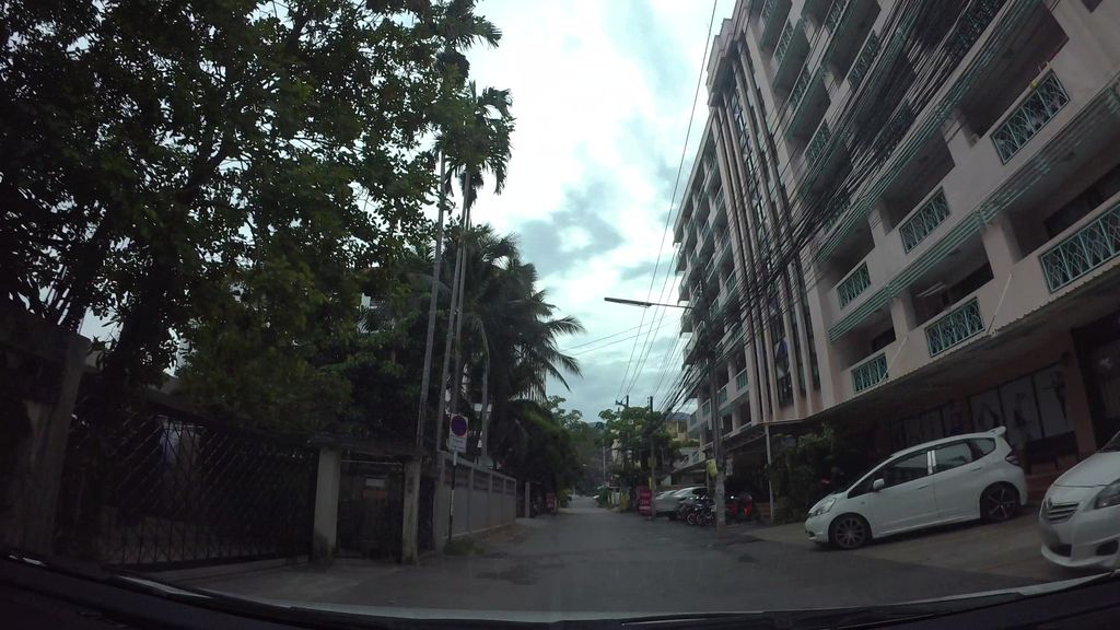 ภาพถนนตรงที่ R3 Boutique Serviced Apartment ตั้งอยู่ ถ่ายโดย kaart_3 พ.ศ. 2562 (2019) · A street-level view of where R3 Boutique Serviced Apartment stands, by kaart_3 in 2562 (2019)
