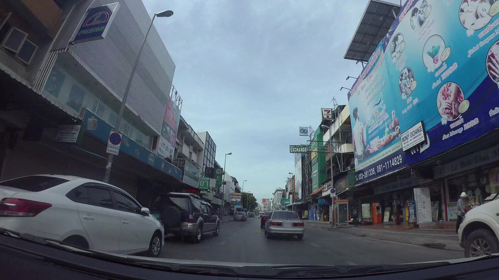 ภาพถนนตรงที่ Zen Sense Massage and Spa ตั้งอยู่ ถ่ายโดย kaart_3 พ.ศ. 2562 (2019) · A street-level view of where Zen Sense Massage and Spa stands, by kaart_3 in 2562 (2019)