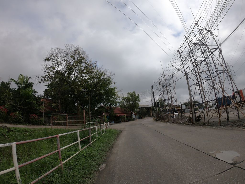 ภาพถนนตรงที่ 3bb Big C Donjan ตั้งอยู่ ถ่ายโดย chanuwath_grab พ.ศ. 2562 (2019) · A street-level view of where 3bb Big C Donjan stands, by chanuwath_grab in 2562 (2019)