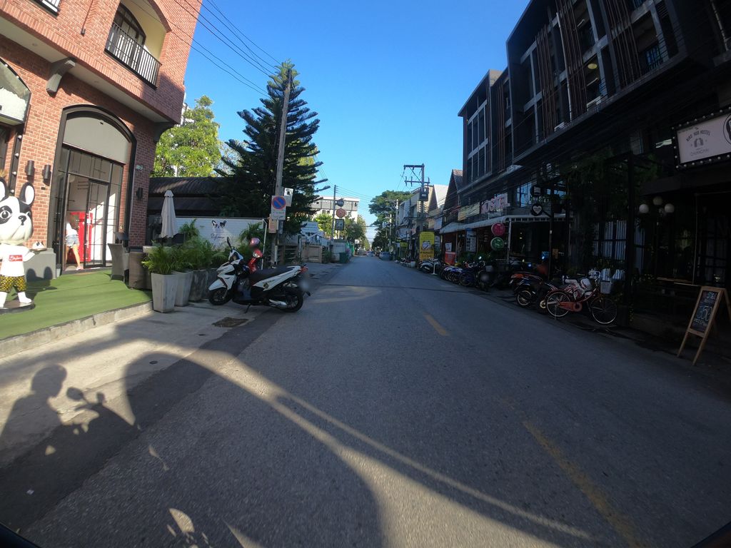 ภาพถนนตรงที่ Retreat Nimman Massage & Spa ตั้งอยู่ ถ่ายโดย chanuwath_grab พ.ศ. 2562 (2019) · A street-level view of where Retreat Nimman Massage & Spa stands, by chanuwath_grab in 2562 (2019)