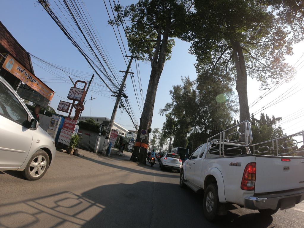 ภาพถนนตรงที่ เชียงใหม่กุญแจ (สง่ากุญแจ หนองหอย ) ตั้งอยู่ ถ่ายโดย chanuwath_grab พ.ศ. 2562 (2019) · A street-level view of where เชียงใหม่กุญแจ (สง่ากุญแจ หนองหอย ) · Chiang Mai Kunchae (sangakunchae Nong Hoi ) stands, by chanuwath_grab in 2562 (2019)