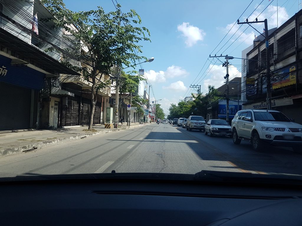 ภาพถนนตรงที่ ร้านของชำ byดอยการย่าง สาขา7 ตั้งอยู่ ถ่ายโดย ekkarin พ.ศ. 2561 (2018) · A street-level view of where ร้านของชำ byดอยการย่าง สาขา7 · Ran Khongcham Bydoi Kanyang Sakha7 stands, by ekkarin in 2561 (2018)