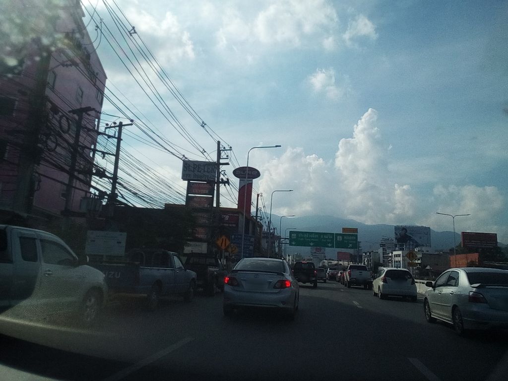 ภาพถนนตรงที่ Chiang Mai Foodie Tours ตั้งอยู่ ถ่ายโดย kyoko พ.ศ. 2561 (2018) · A street-level view of where Chiang Mai Foodie Tours stands, by kyoko in 2561 (2018)