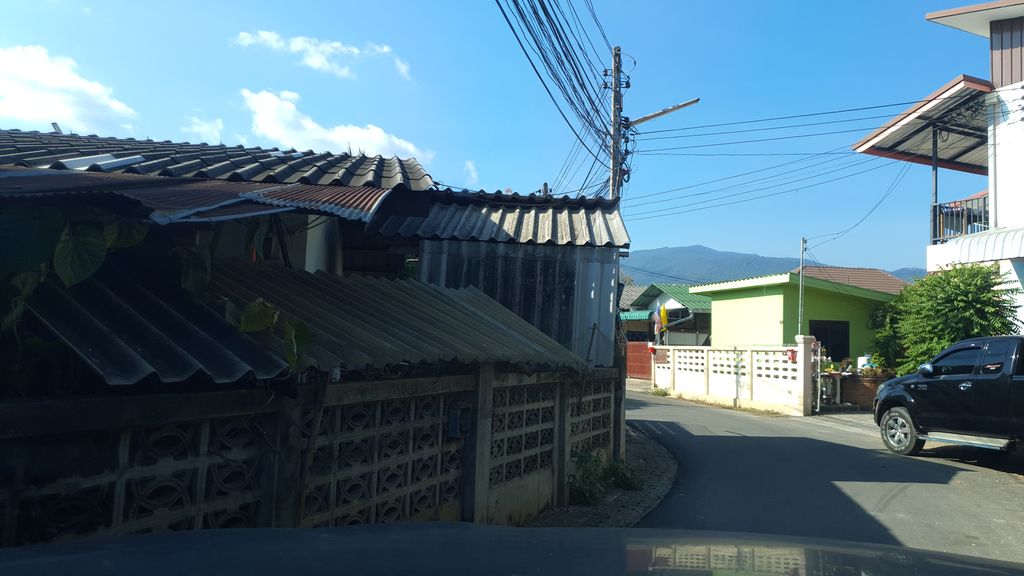 ภาพถนนตรงที่ อบต.แม่เหียะ ตั้งอยู่ ถ่ายโดย jrcarlsen พ.ศ. 2562 (2019) · A street-level view of where อบต.แม่เหียะ · .Mae Hia Sub-district administrative organisation stands, by jrcarlsen in 2562 (2019)
