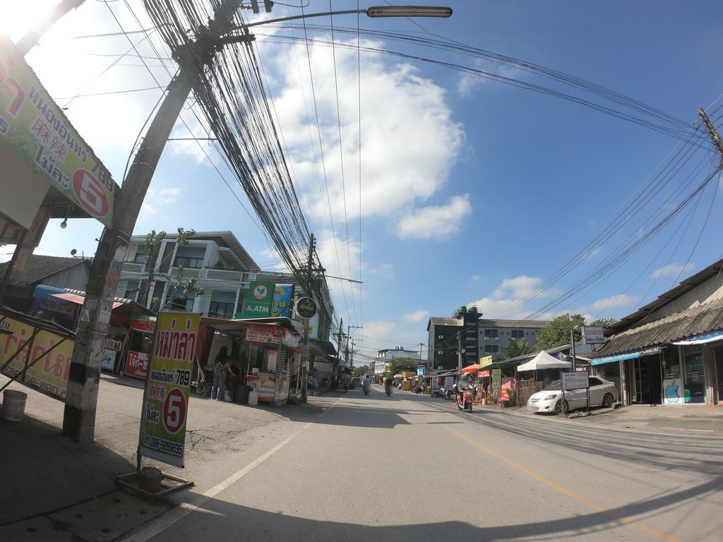 ภาพถนนตรงที่ หม่าล่าหนองอินทร์ ตั้งอยู่ ถ่ายโดย chanuwath_grab พ.ศ. 2562 (2019) · A street-level view of where หม่าล่าหนองอินทร์ · Mala Nong In stands, by chanuwath_grab in 2562 (2019)