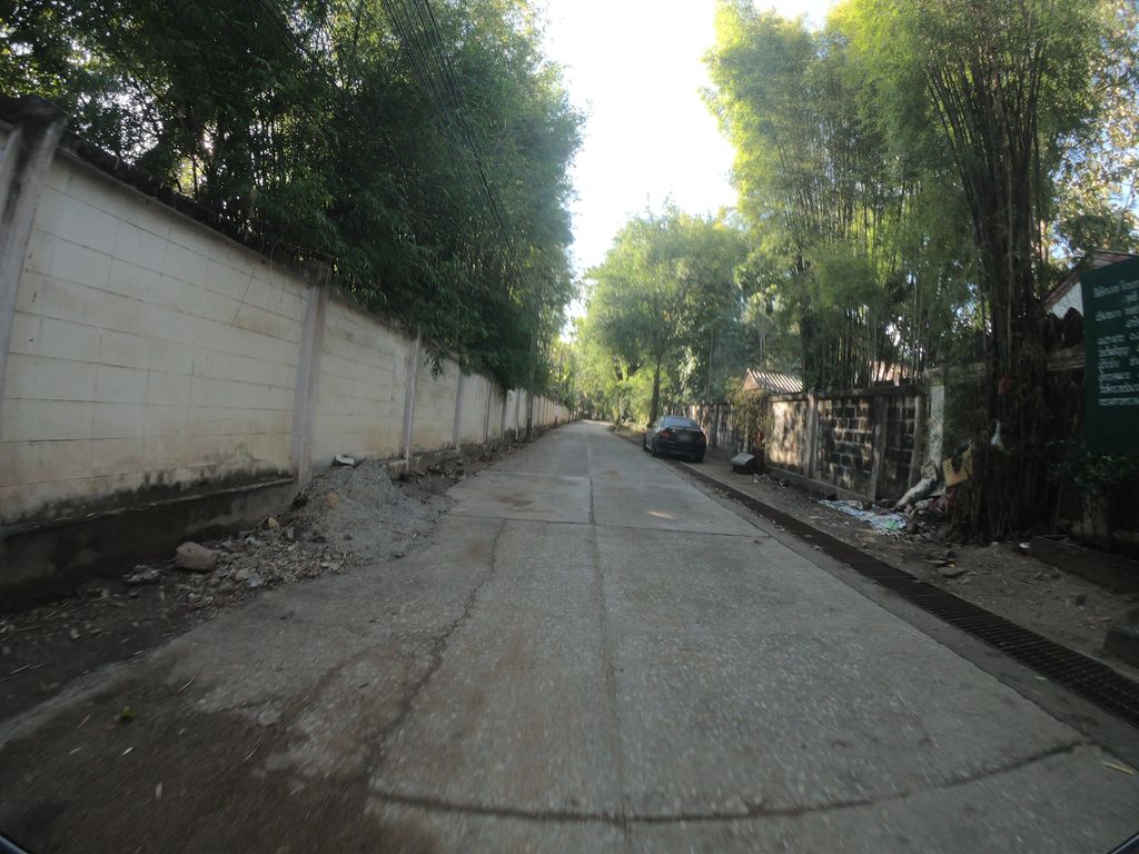 ภาพถนนตรงที่ เพื่อนโปร Puenpromotion ตั้งอยู่ ถ่ายโดย chanuwath_grab พ.ศ. 2562 (2019) · A street-level view of where เพื่อนโปร Puenpromotion stands, by chanuwath_grab in 2562 (2019)
