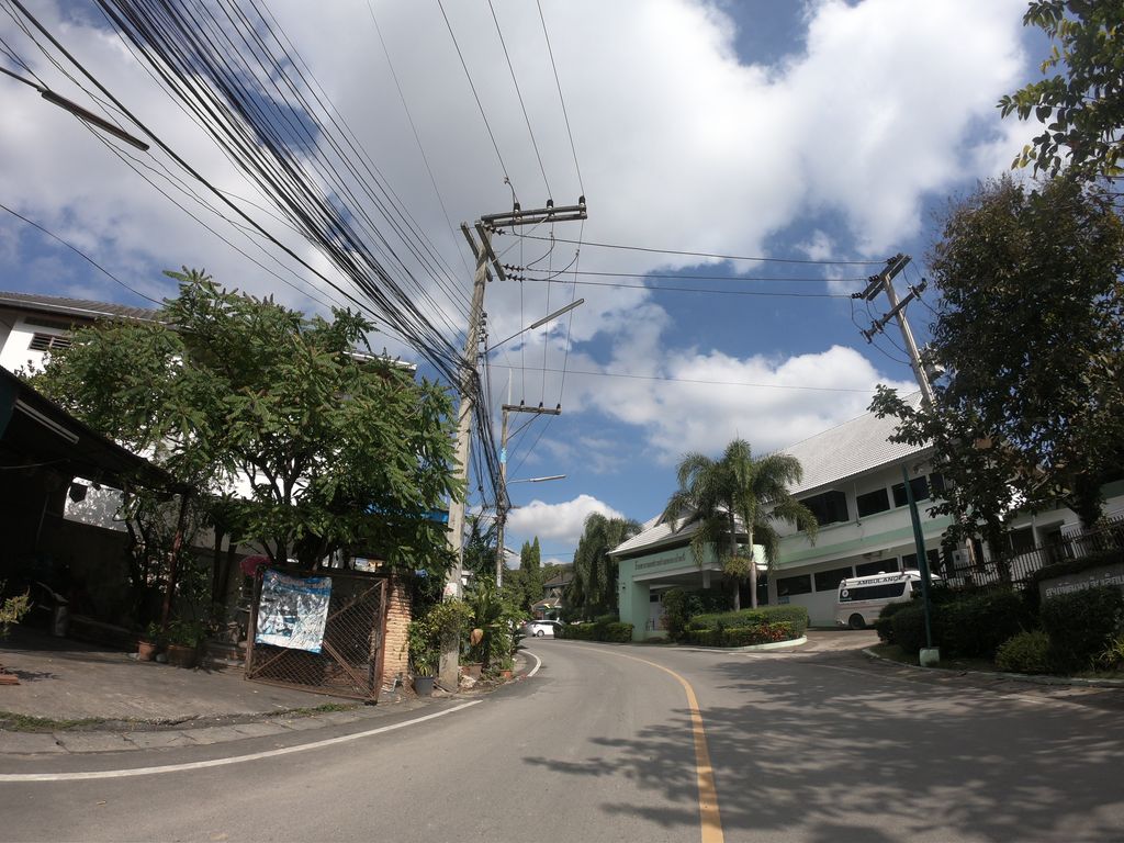 ภาพถนนตรงที่ K Restaurant | เก่งโภชนา ตั้งอยู่ ถ่ายโดย chanuwath_grab พ.ศ. 2562 (2019) · A street-level view of where K Restaurant | เก่งโภชนา stands, by chanuwath_grab in 2562 (2019)