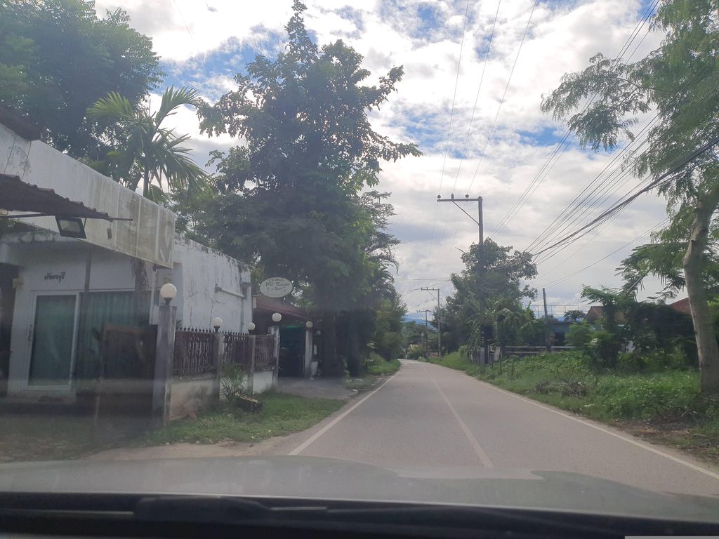 ภาพถนนตรงที่ เอสสดชื่น ตั้งอยู่ ถ่ายโดย jrcarlsen พ.ศ. 2566 (2023) · A street-level view of where เอสสดชื่น · S Sotchuen stands, by jrcarlsen in 2566 (2023)
