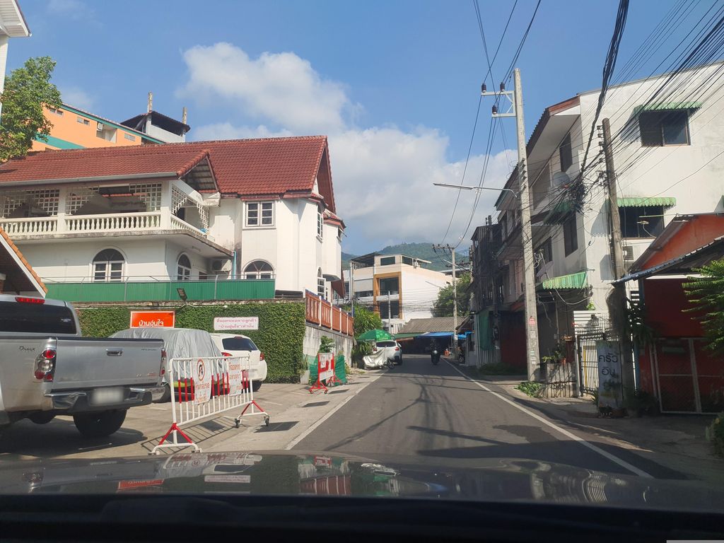ภาพถนนตรงที่ Butter Space ตั้งอยู่ ถ่ายโดย jrcarlsen พ.ศ. 2566 (2023) · A street-level view of where Butter Space stands, by jrcarlsen in 2566 (2023)