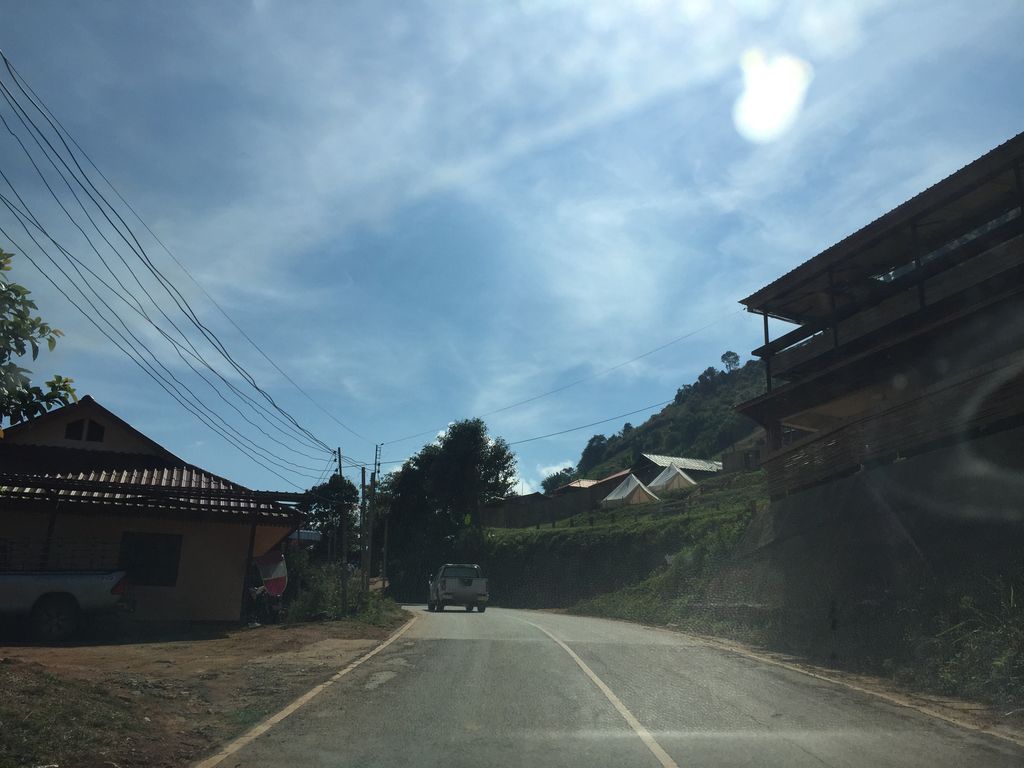 ภาพถนนตรงที่ Mee to me สวนดอกไม้ ตั้งอยู่ ถ่ายโดย kyoko พ.ศ. 2562 (2019) · A street-level view of where Mee to me สวนดอกไม้ stands, by kyoko in 2562 (2019)