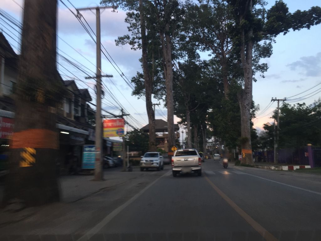 ภาพถนนตรงที่ J.Tu Coffee and Cafe ตั้งอยู่ ถ่ายโดย kyoko พ.ศ. 2561 (2018) · A street-level view of where J.Tu Coffee and Cafe stands, by kyoko in 2561 (2018)