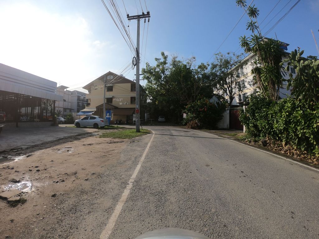 ภาพถนนตรงที่ Mayan Coffee ตั้งอยู่ ถ่ายโดย chanuwath_grab พ.ศ. 2562 (2019) · A street-level view of where Mayan Coffee stands, by chanuwath_grab in 2562 (2019)
