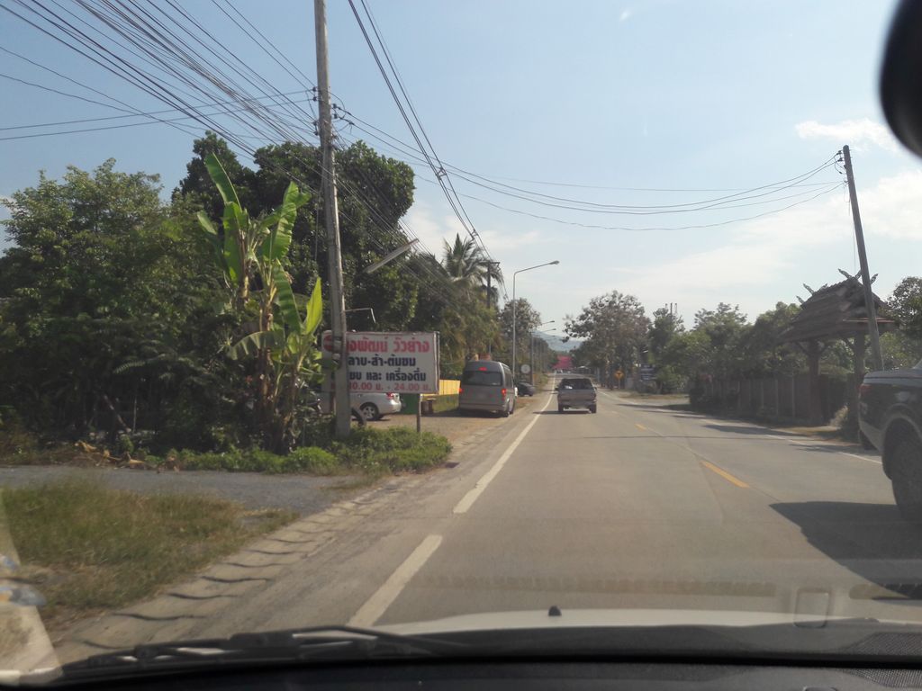 ภาพถนนตรงที่ S.K.2 Carwash 3M ตั้งอยู่ ถ่ายโดย noochjaree พ.ศ. 2561 (2018) · A street-level view of where S.K.2 Carwash 3M stands, by noochjaree in 2561 (2018)