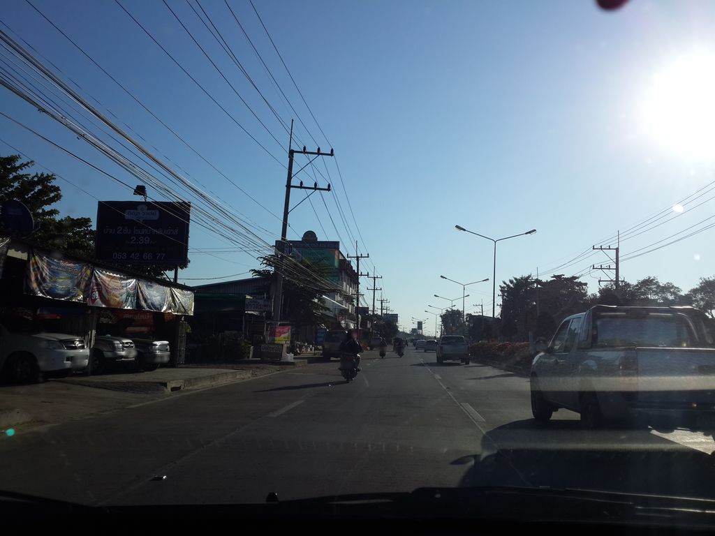 ภาพถนนตรงที่ ก. ไดนาโม ตั้งอยู่ ถ่ายโดย mishari พ.ศ. 2557 (2014) · A street-level view of where ก. ไดนาโม · Ka. Dynamo stands, by mishari in 2557 (2014)