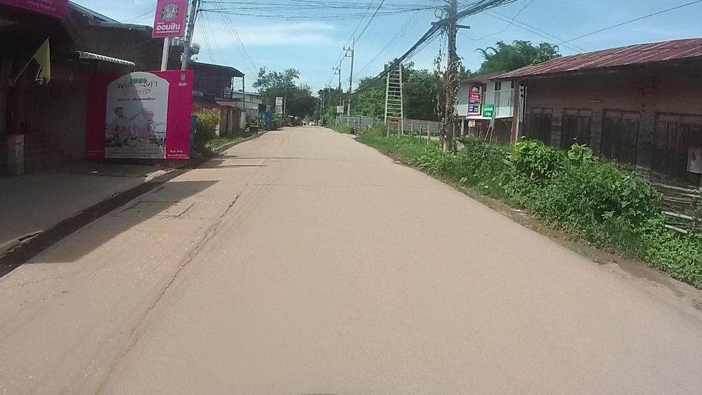 ภาพถนนตรงที่ ชายสี่บะหมี่เกี้ยว ตั้งอยู่ ถ่ายโดย julcnx พ.ศ. 2566 (2023) · A street-level view of where ชายสี่บะหมี่เกี้ยว · Chaisi Bamikiao stands, by julcnx in 2566 (2023)
