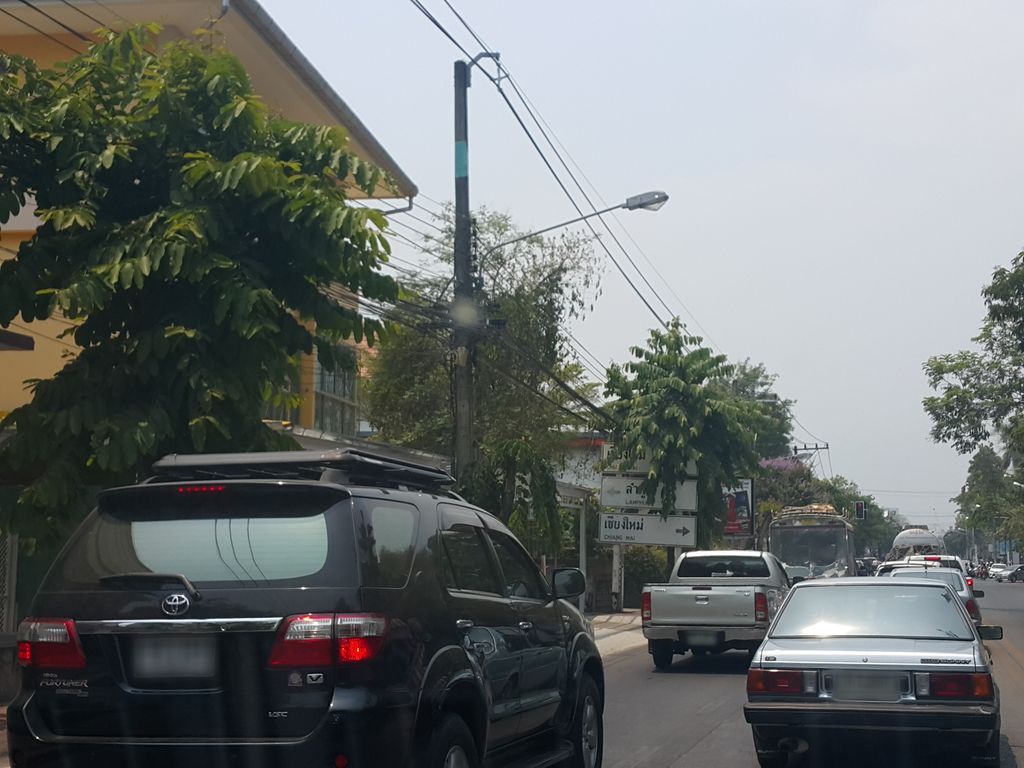 ภาพถนนตรงที่ ร้าน ออโต้เบรค ซาวด์ ตั้งอยู่ ถ่ายโดย jrcarlsen พ.ศ. 2559 (2016) · A street-level view of where ร้าน ออโต้เบรค ซาวด์ · Ran Auto Brake Sound stands, by jrcarlsen in 2559 (2016)