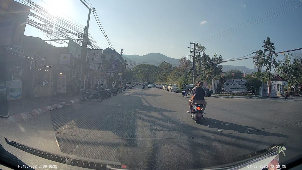 ภาพถนนตรงที่ ประตูวิศวะ ม.เชียงใหม่ ตั้งอยู่ ถ่ายโดย ThailandCambodia พ.ศ. 2569 (2026) · A street-level view of where ประตูวิศวะ ม.เชียงใหม่ · Pratu Witwa M.Chiang Mai stands, by ThailandCambodia in 2569 (2026)