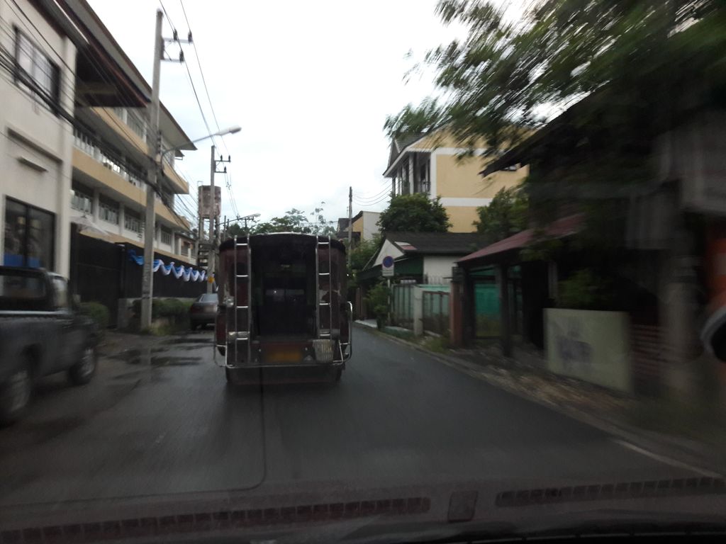 ภาพถนนตรงที่ Phu Wiang Guesthouse ตั้งอยู่ ถ่ายโดย ratchaphat พ.ศ. 2561 (2018) · A street-level view of where Phu Wiang Guesthouse stands, by ratchaphat in 2561 (2018)