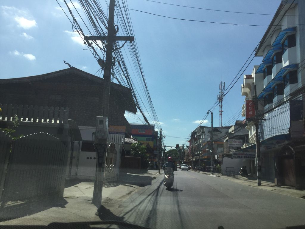 ภาพถนนตรงที่ หจก.พลังดี กรุ๊ป กล้องวงจรปิดเชียงใหม่ ตั้งอยู่ ถ่ายโดย pimpream พ.ศ. 2513 (1970) · A street-level view of where หจก.พลังดี กรุ๊ป กล้องวงจรปิดเชียงใหม่ · .phlangdi Group Kalonguangchonpit Chiang Mai Partnership stands, by pimpream in 2513 (1970)